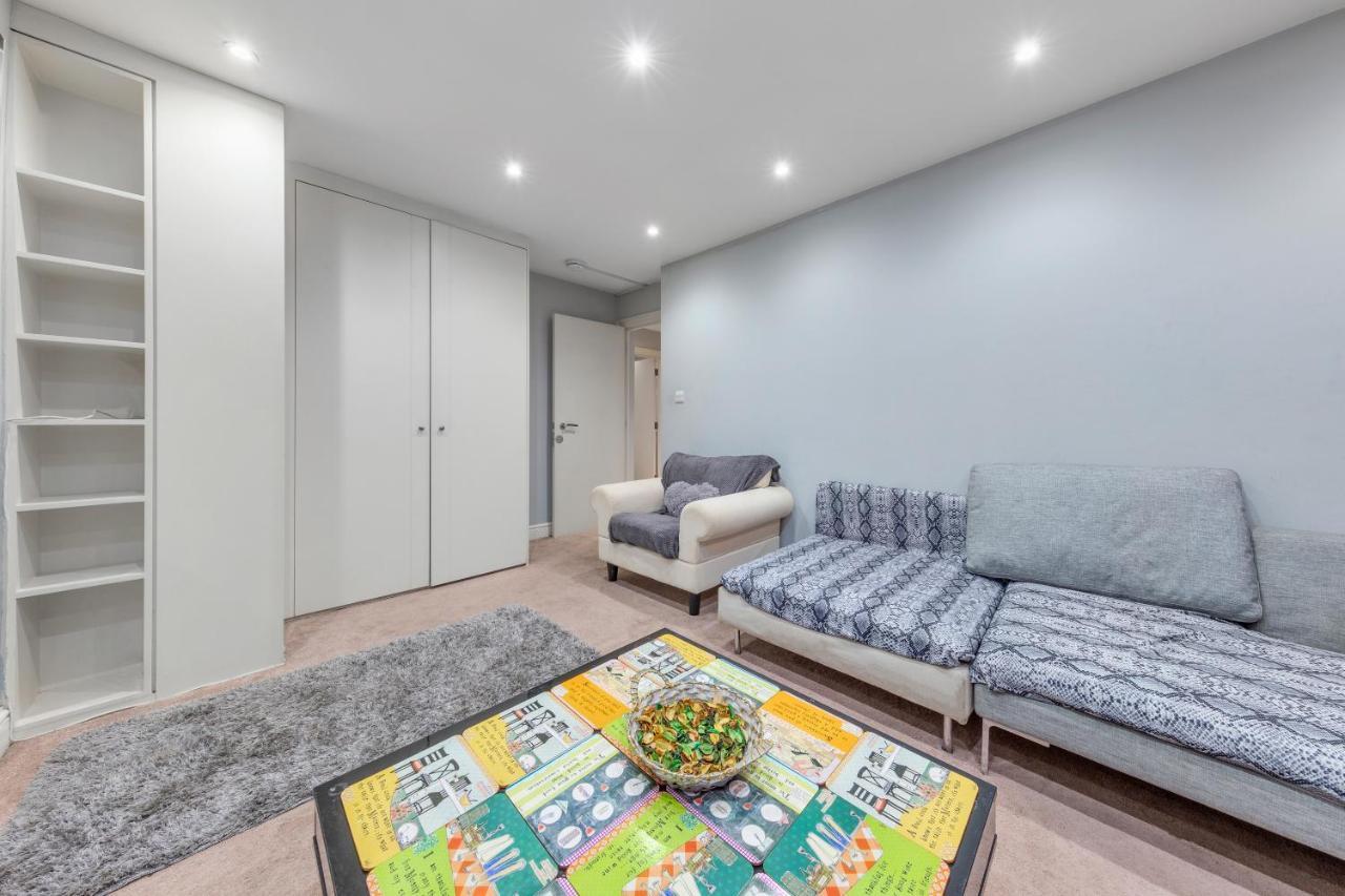 Elegant And Chic 2-Bedroom Basement Apartment In Paddington London Exterior photo