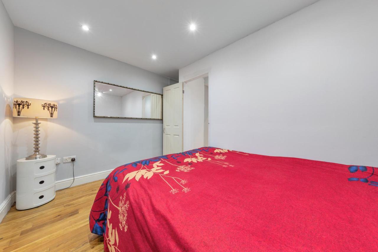 Elegant And Chic 2-Bedroom Basement Apartment In Paddington London Exterior photo